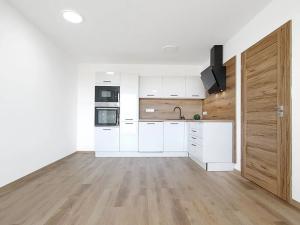 Pronájem bytu 2+kk, Hluboká nad Vltavou, Nerudova, 47 m2
