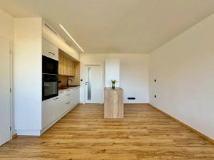 Prodej bytu 4+kk, Liberec, Dobiášova, 75 m2