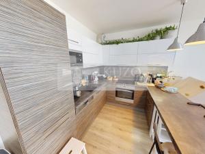 Prodej bytu 2+kk, Praha, Pod Formankou, 57 m2