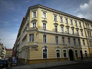 Pronájem bytu 1+kk, Praha - Vinohrady, Rumunská, 53 m2