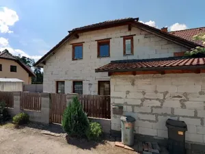 Prodej podílu rodinného domu, Písty, 220 m2