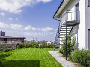 Prodej vícegeneračního domu, Milovice, Lesní, 423 m2