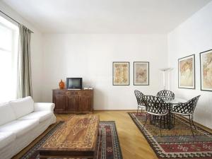 Pronájem bytu 3+kk, Praha - Nové Město, Odborů, 80 m2