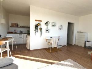 Pronájem bytu 1+kk, Praha - Vokovice, Tobrucká, 32 m2