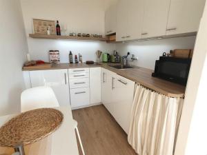 Pronájem bytu 1+kk, Praha - Vokovice, Tobrucká, 32 m2