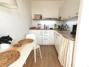 Pronájem bytu 1+kk, Praha - Vokovice, Tobrucká, 32 m2