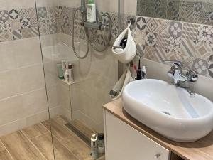 Pronájem bytu 1+kk, Praha - Vokovice, Tobrucká, 32 m2