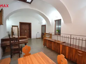 Prodej rodinného domu, Uničov, Masarykovo nám., 307 m2