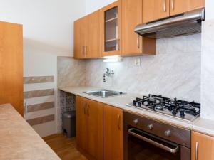 Pronájem bytu 2+kk, Praha - Kamýk, Rabyňská, 40 m2