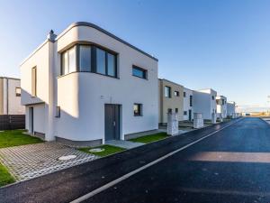 Prodej rodinného domu, Praha - Kolovraty, Devětsilová, 105 m2