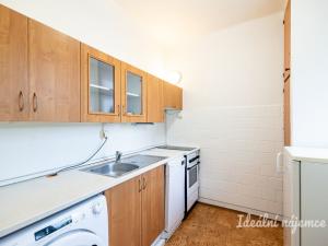 Pronájem bytu 2+1, Praha - Vinohrady, Pod Rapidem, 42 m2