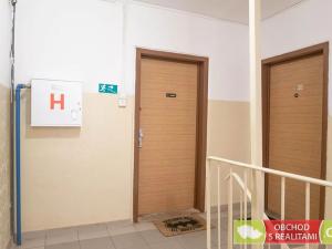 Pronájem bytu 2+kk, Praha - Černý Most, Trytova, 33 m2