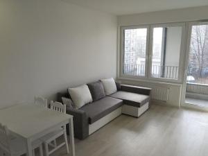 Pronájem bytu 2+kk, Praha - Hloubětín, Lehovecká, 50 m2