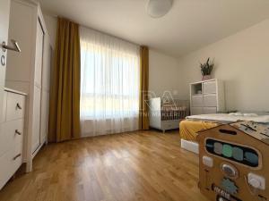 Pronájem bytu 3+kk, Praha - Modřany, Kolmanova, 90 m2