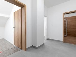 Pronájem bytu 2+kk, Ostrava, Křišťanova, 94 m2