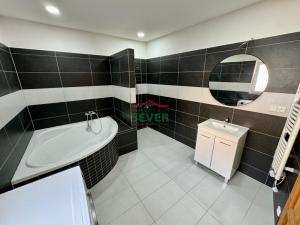 Prodej rodinného domu, Louny - Nečichy, 160 m2