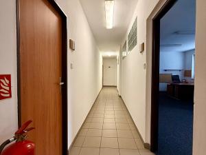 Pronájem kanceláře, Nýdek, 89 m2