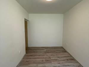 Prodej bytu 2+kk, Meziboří, Okružní, 44 m2