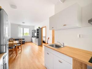 Pronájem bytu 2+kk, Praha - Kamýk, U Kamýku, 47 m2