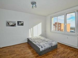 Pronájem bytu 1+1, Chomutov, Zahradní, 35 m2
