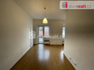 Pronájem bytu 1+kk, Praha - Smíchov, Moulíkova, 29 m2