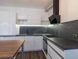 Pronájem bytu 2+kk, Praha - Uhříněves, Oty Bubeníčka, 52 m2