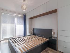 Pronájem bytu 2+kk, Praha - Uhříněves, Oty Bubeníčka, 52 m2