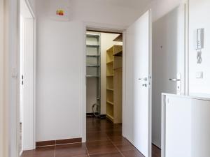 Pronájem bytu 2+kk, Praha - Uhříněves, Oty Bubeníčka, 52 m2