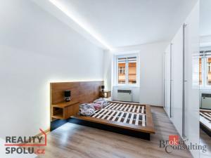 Pronájem bytu 2+kk, Praha - Holešovice, Přístavní, 48 m2