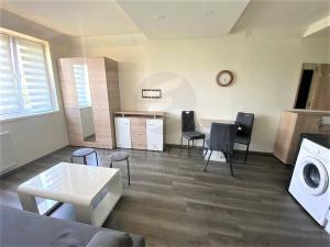 Pronájem bytu 1+kk, Karlovy Vary, Charkovská, 25 m2