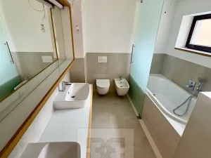 Pronájem rodinného domu, Praha - Libuš, V Hrobech, 405 m2