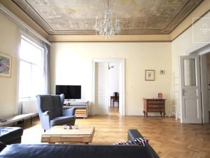 Pronájem bytu 3+1, Praha - Staré Město, Valentinská, 120 m2