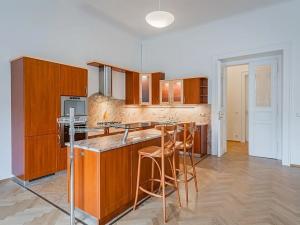 Pronájem bytu 4+kk, Praha - Nové Město, Na Moráni, 153 m2