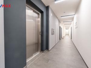 Pronájem bytu 1+kk, Praha - Vysočany, Fafkových, 42 m2