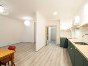 Pronájem bytu 1+1, Praha - Vršovice, Ruská, 44 m2
