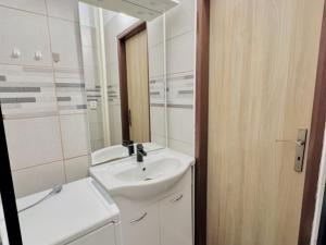 Pronájem bytu 2+1, Teplice, Buzulucká, 51 m2