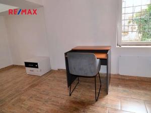Pronájem bytu 1+kk, Praha - Smíchov, Plzeňská, 29 m2