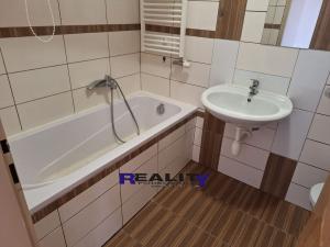 Pronájem bytu 2+1, Podbořany, 46 m2