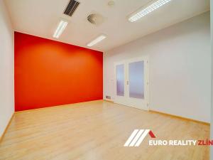 Pronájem kanceláře, Zlín, náměstí Míru, 108 m2