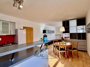 Prodej bytu 3+kk, Praha - Zbraslav, Neumannova, 77 m2