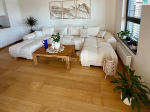 Prodej bytu 2+kk, Praha - Malešice, Azzoniho, 57 m2