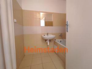 Pronájem bytu 2+1, Karviná - Nové Město, nám. Budovatelů, 53 m2