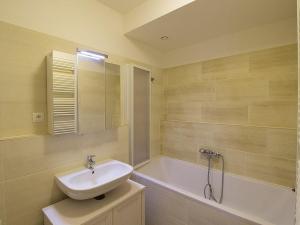 Pronájem bytu 2+kk, Praha - Háje, Loosova, 56 m2