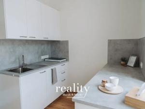 Pronájem bytu 1+1, Praha - Karlín, 34 m2