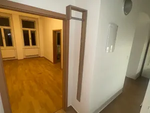 Pronájem bytu 3+1, Praha - Nové Město, Na Moráni, 70 m2