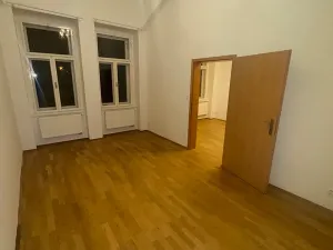 Pronájem bytu 3+1, Praha - Nové Město, Na Moráni, 70 m2