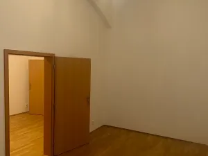 Pronájem bytu 3+1, Praha - Nové Město, Na Moráni, 70 m2