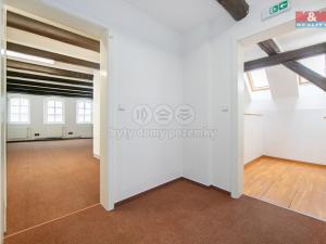 Pronájem kanceláře, Žatec, náměstí Svobody, 93 m2