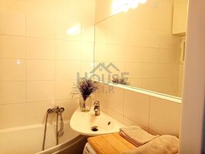 Prodej bytu 1+kk, Praha - Holešovice, Komunardů, 26 m2