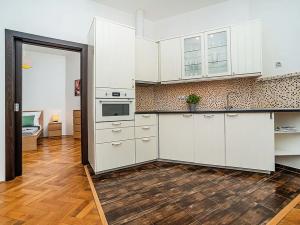 Prodej bytu 2+kk, Praha - Nové Město, Navrátilova, 48 m2